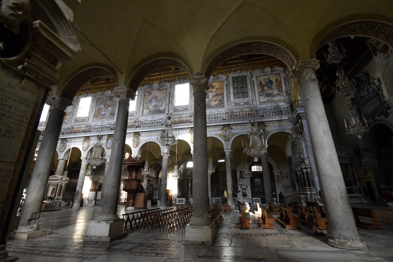 Piazza_Aracoeli-Chiesa_omonima-Lato_sinistro