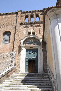 Piazza_dell_Aracoeli-Chiesa_omonima-Ingresso_laterale