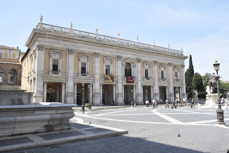 Piazza_del_Campidoglio-Palazzo_Conservatori (2)