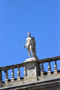 Piazza_del_Campidoglio-Palazzo_dei_Conservatori-Statua