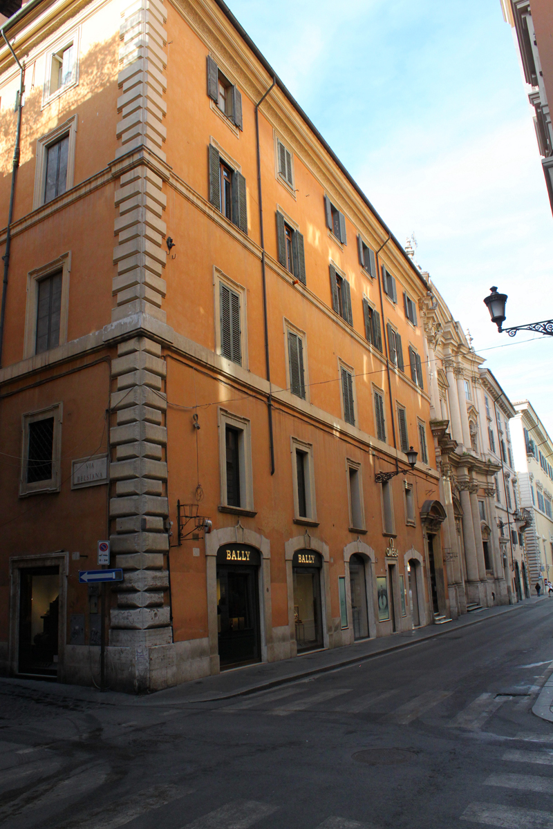 Via_dei_Condotti-Chiesa_della_SS_Trinita_degli_Spagnoli-Convento