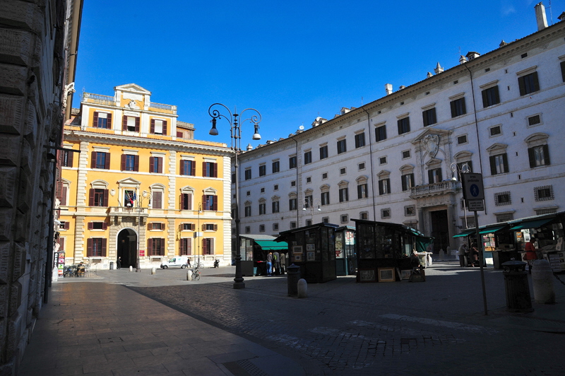 Piazza_Borghese (5)