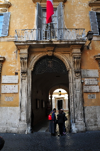 Piazza_Firenze-Palazzo_omonimo-Ingresso