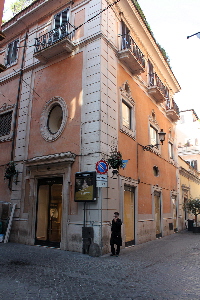 Via_Borgognona_angolo_via_Belsiana-Palazzo