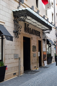 Via_della_Fontanella-Hotel_Valadier