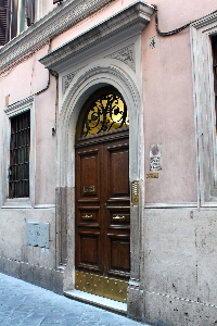 Via_della_Fontanella-Palazzo_al_n_4-Ingresso