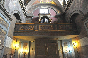 Vicolo_del_Divino_Amore-Chiesa_omonima-Organo