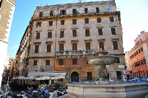 Piazza_Nicosia-Palazzo_al_n_25