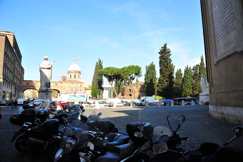 Piazza_Augusto_Imperatore (2)