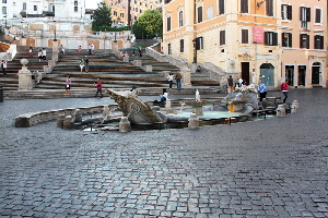 Piazza_di_Spagna-Fontana_della_Barcaccia