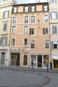 Piazza_di_Spagna-Palazzo_al_n_62