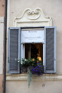 Piazza_di_Spagna-Palazzo_al_n_67-Finestra