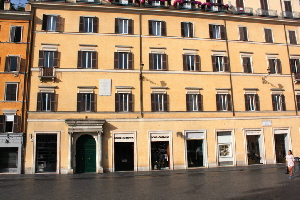 Piazza_di_Spagna-Palazzo_al_n_93