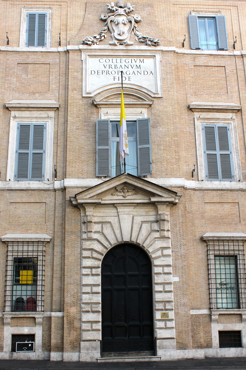 Piazza_di_Spagna-Palazzo_di_Propaganda_Fide-Ingresso