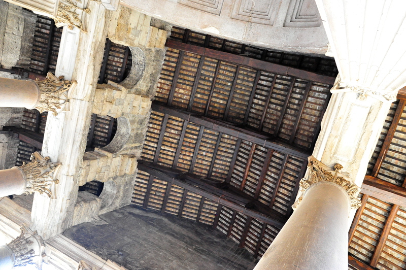 Piazza_della_Rotonda-Pantheon-Pronao (5)