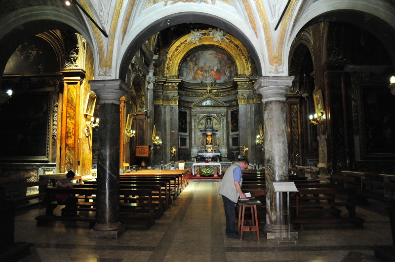 Piazza_di_S_Silvestro-Chiesa_di_S_Silvestro_in_Capite (3)