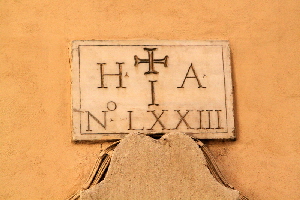 Via_degli_Uffici_del_Vicario-Lapide_di_proprieta_al_n_30