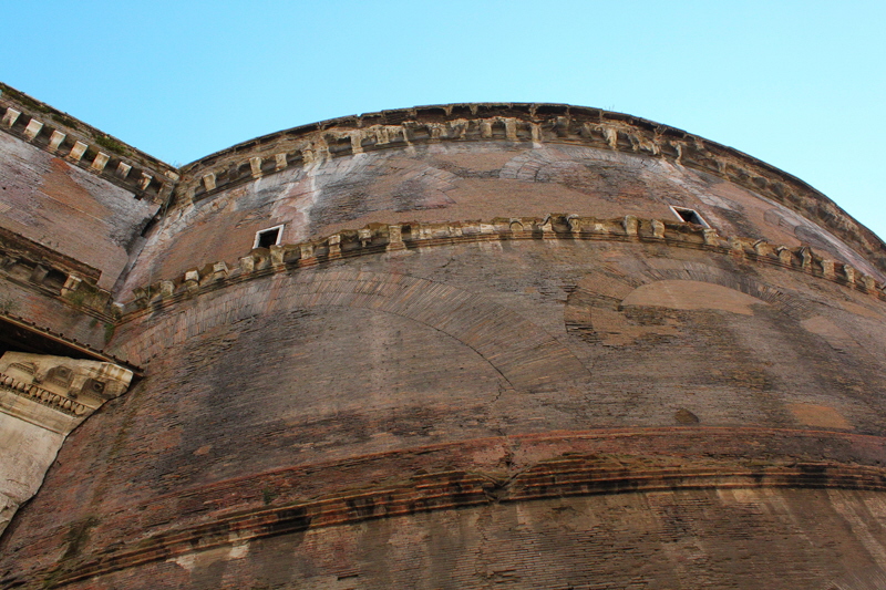 Via_della_Rotonda-Pantheon-Lato_esterno_sinistro (11)