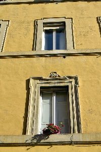 Piazza_degli_Zingari-Palazzo_al_n_24-25-Finestra