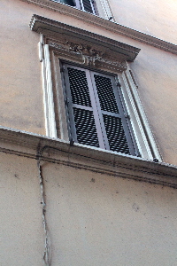 Via_dei_Cartari-Palazzo_al_n_2-Finestra