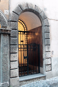 Via_dei_Cartari-Palazzo_al_n_6-Portone