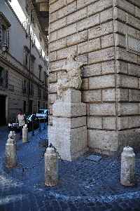 Piazza_Pasquino-Statua_di_Pasquino (2)