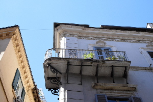 Via_del_Governo_Vecchio-Palazzo_al_n_91-Balcone