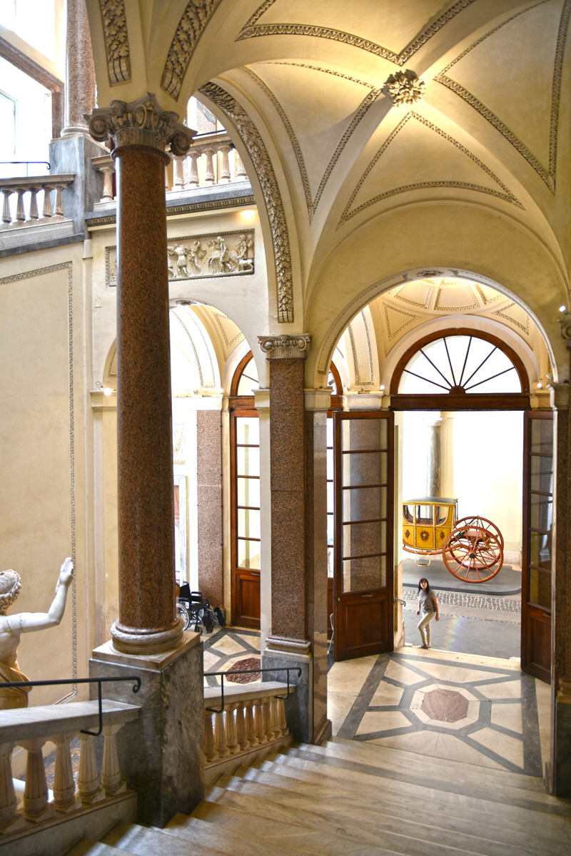 Piazza_S_Pantaleo-Palazzo_Braschi-Scala (16)