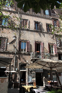 Piazza_Sforza_Cesarini-Palazzo_al_n_40