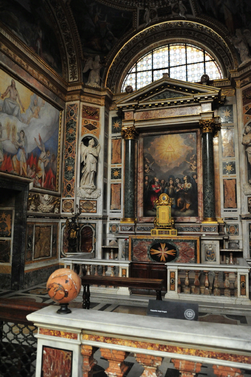 Piazza_del_Gesu-Chiesa_omonima-Cappella_degli_Angeli