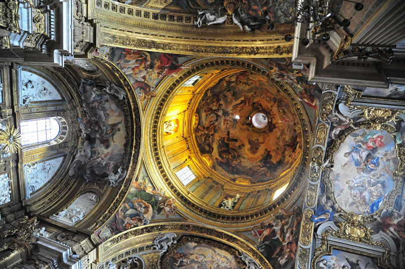 Piazza_del_Gesu-Chiesa_omonima-Cupola