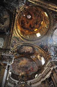 Piazza_del_Gesu-Chiesa_omonima-Cupola (3)