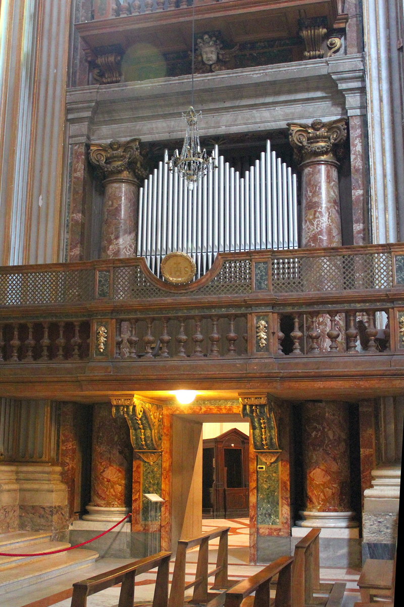 Piazza_S_Ignazio-Chiesa_omonima-Organo (2)