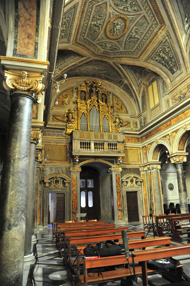 Via_S_Stefano_del_Cacco-Chiesa_omonima-Organo