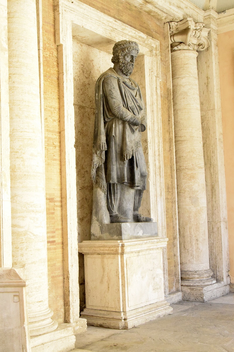 Musei_Capitolini-Trofeo_Re_Tracio