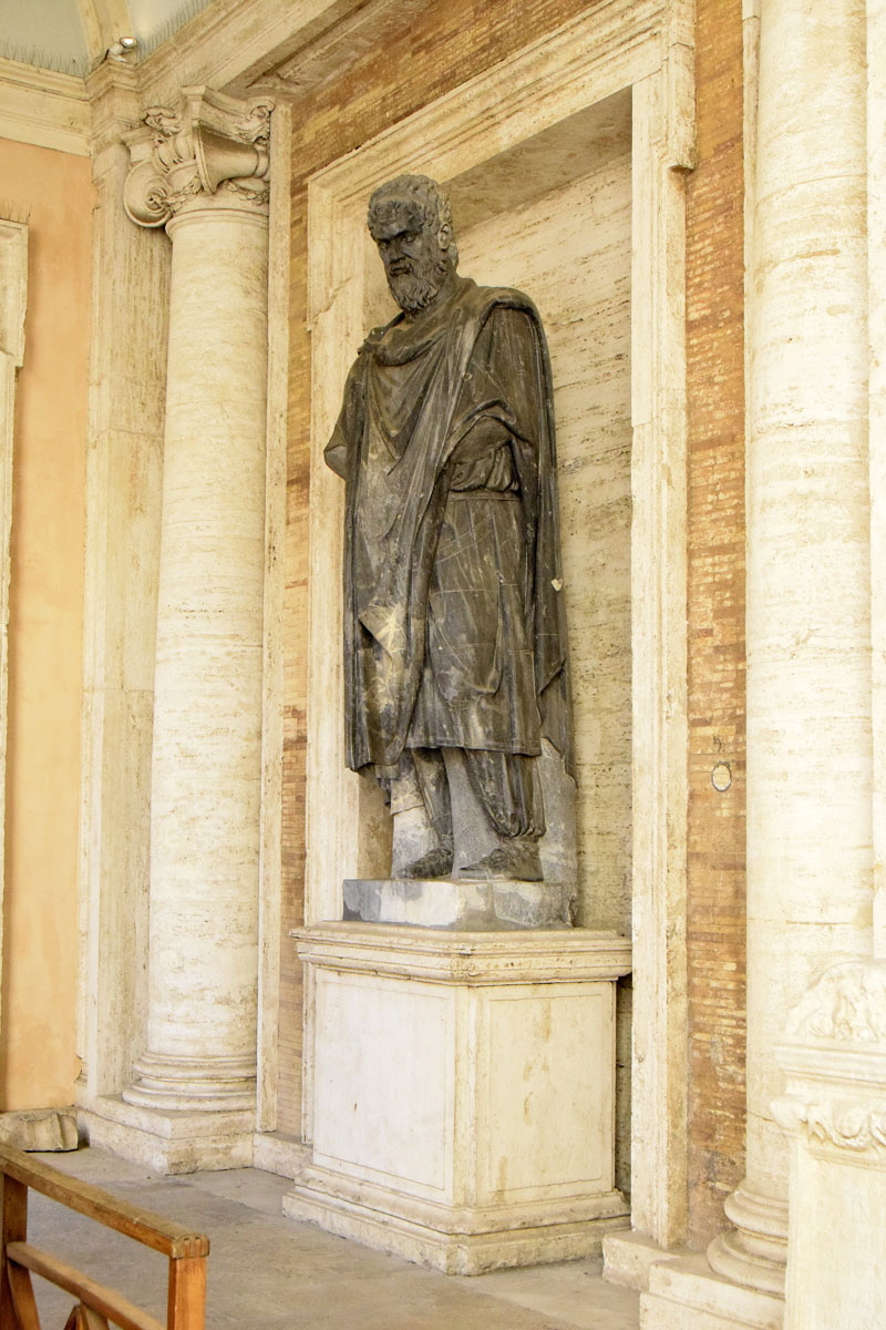 Musei_Capitolini-Trofeo_Re_Tracio__2_