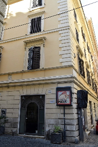 Via_dei_Banchi_Nuovi-Palazzo_al_n_51