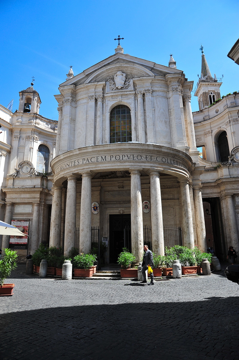 Via_della_Pace-Tempio_omonimo (6)