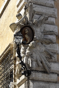 Piazza_Lancellotti-Palazzo_Lancellotti-Edicola