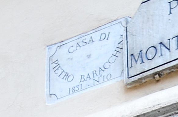 Piazza_di_Monte_Vecchio-Palazzo_al_n_4-Targa_di_proprieta