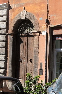 Via_di_Panico-Palazzo_al_n_36-Portone