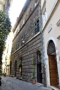 Vicolo_di_Monte_Vecchio-Palazzo_al_n_3