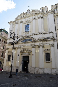 Piazza_di_S_Apollinare-Basilica_omonima (2)