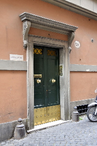 Via_dei_Soldati-Palazzo_al_n_26-Portone