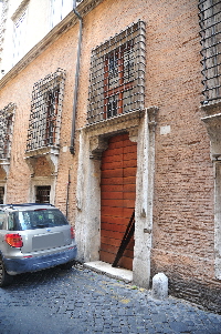 Via_dei_Soldati-Palazzo_al_n_9-Portone