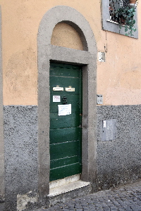 Via_della_Vetrina-Palazzo_al_n_10-Portone