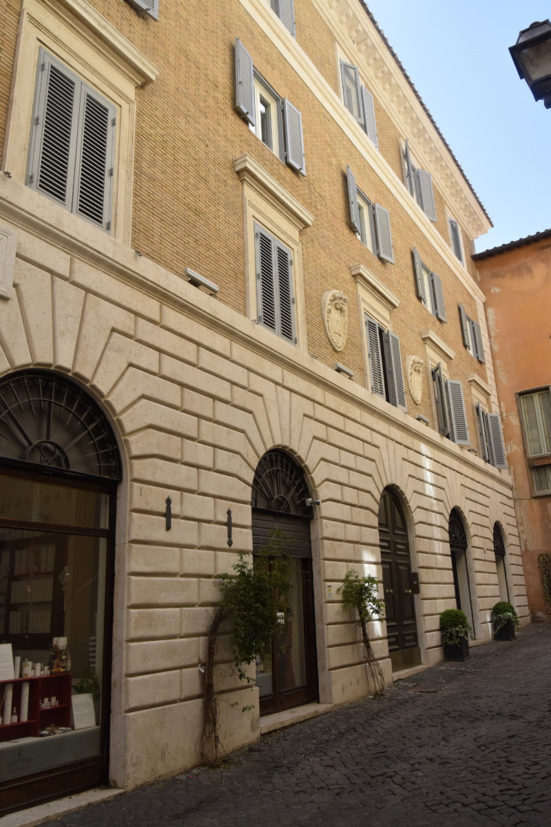 Via_della_Vetrina-Palazzo_al_n_2