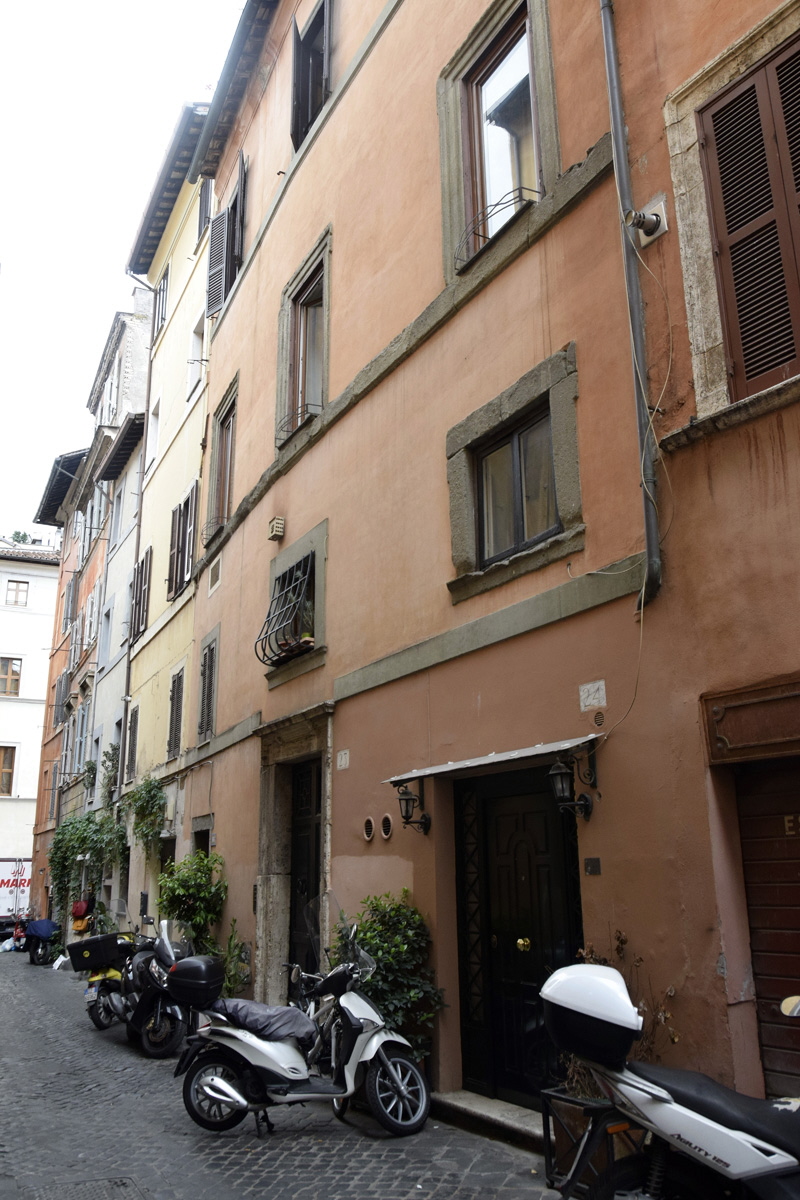 Vicolo_delle_Vacche-Palazzo_al_n_23