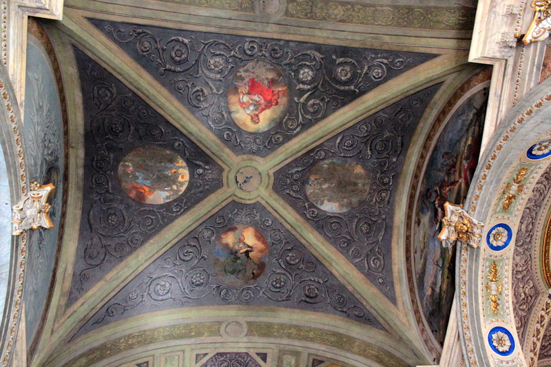 Largo_dei_Librari-Chiesa_di_S_Barbara-Soffitto