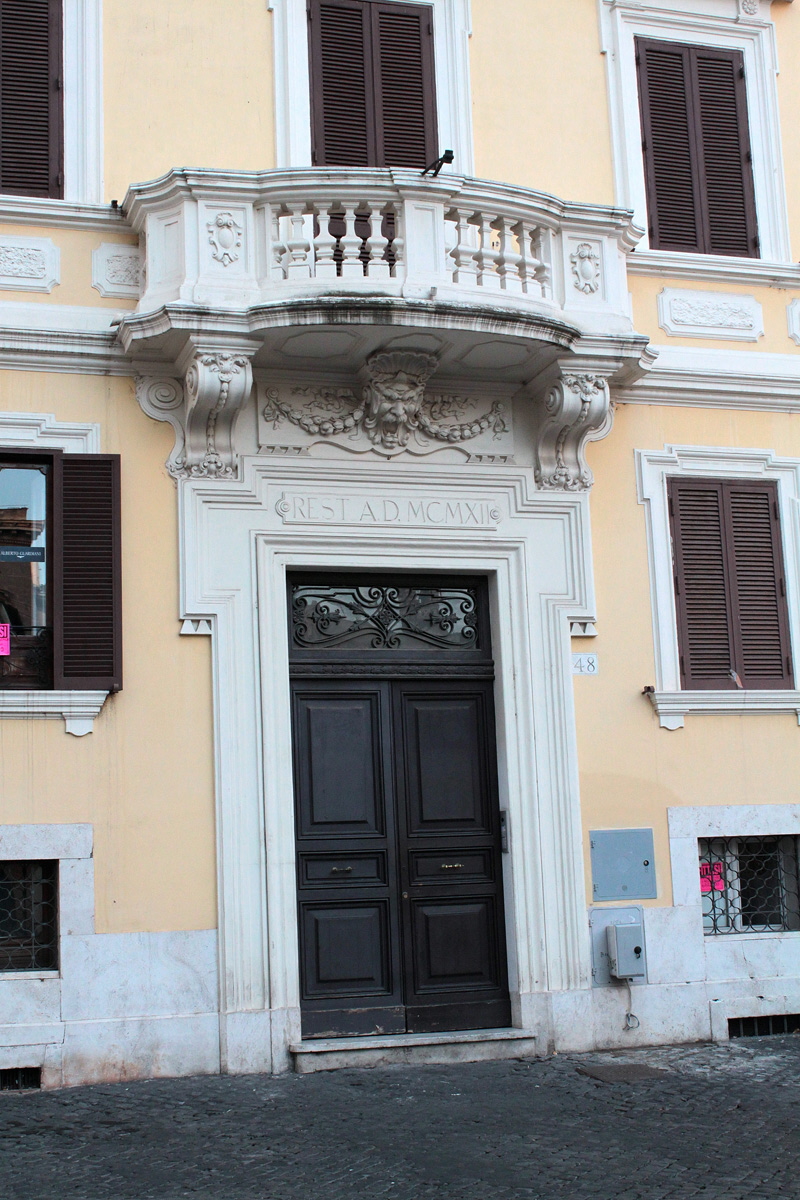 Piazza_Farnese-Palazzo_al_n_48-Portone